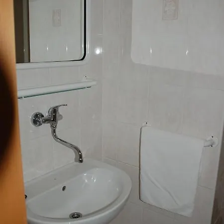 Orman Evi Chata Ludmila Martinske Hole *